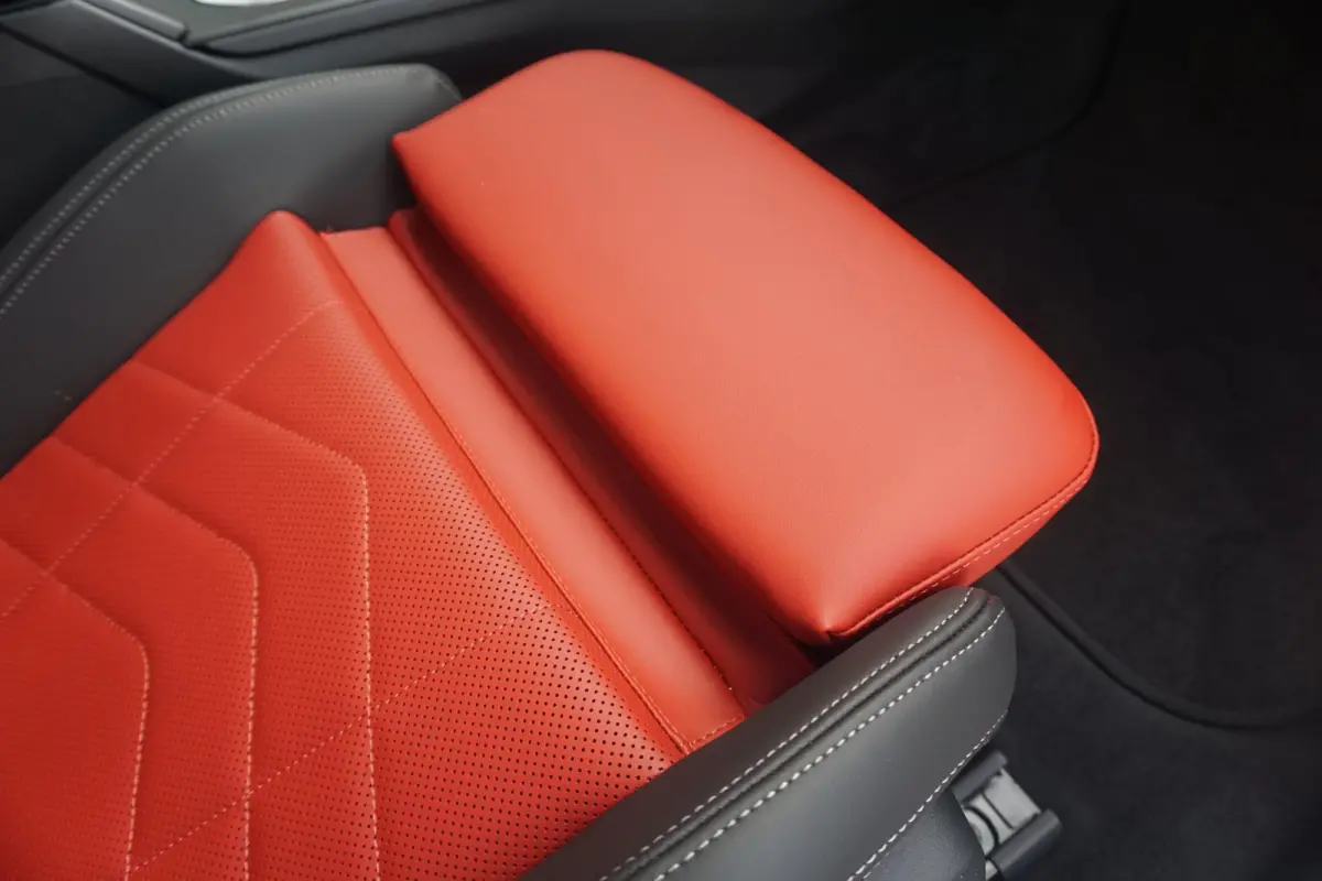 M235 xDrive | Driving Assistant Professional / Head-up / Rondomzicht Camera's / M sportstoelen / Elektrische Stoelen + Memory