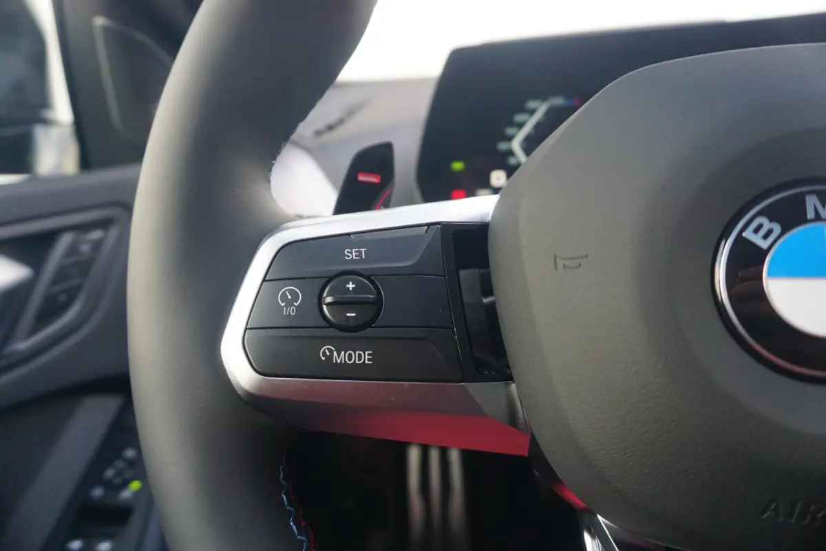 M235 xDrive | Driving Assistant Professional / Head-up / Rondomzicht Camera's / M sportstoelen / Elektrische Stoelen + Memory