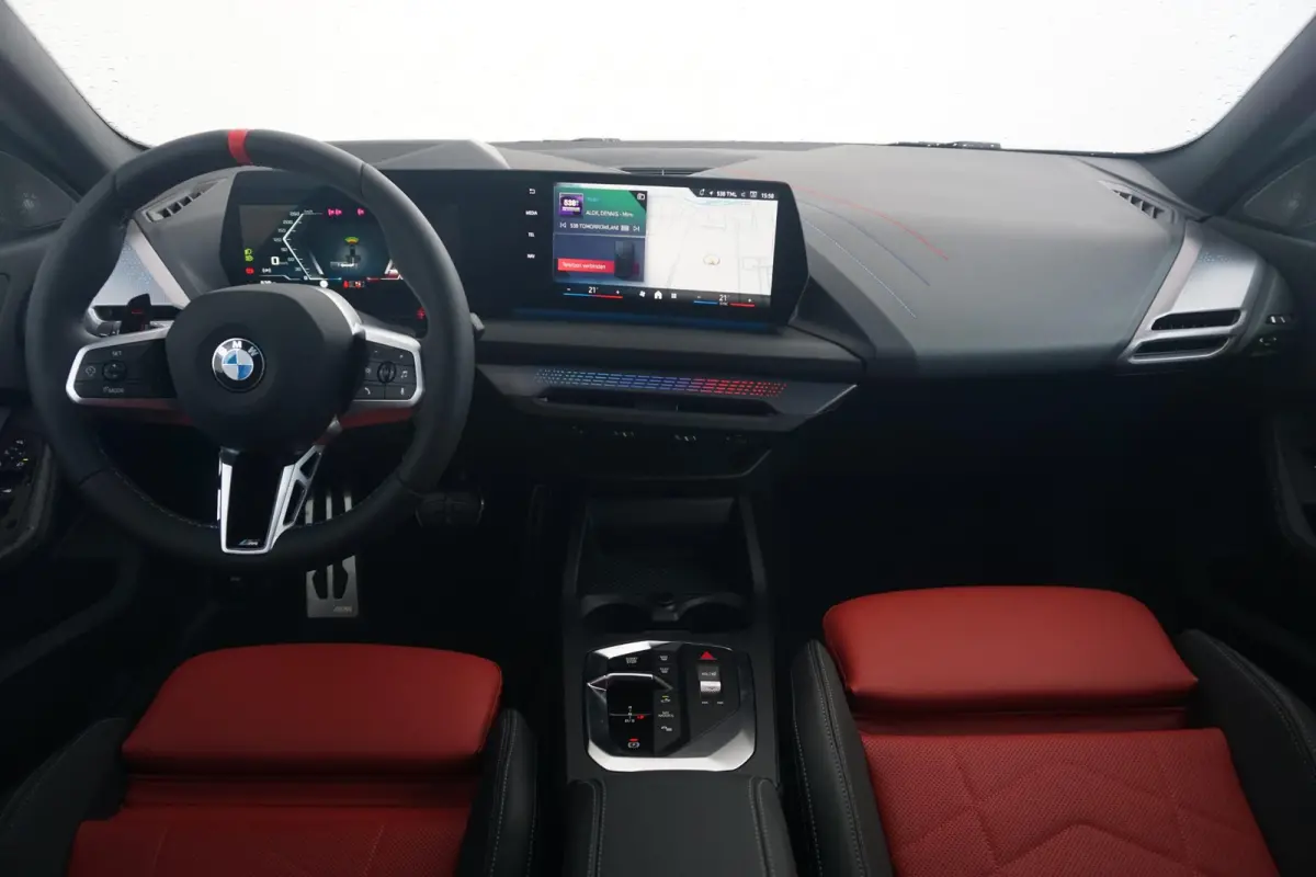 M235 xDrive | Driving Assistant Professional / Head-up / Rondomzicht Camera's / M sportstoelen / Elektrische Stoelen + Memory