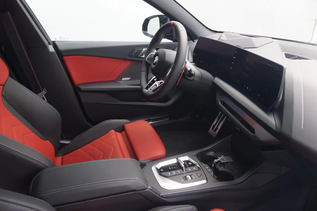 M235 xDrive | Driving Assistant Professional / Head-up / Rondomzicht Camera's / M sportstoelen / Elektrische Stoelen + Memory