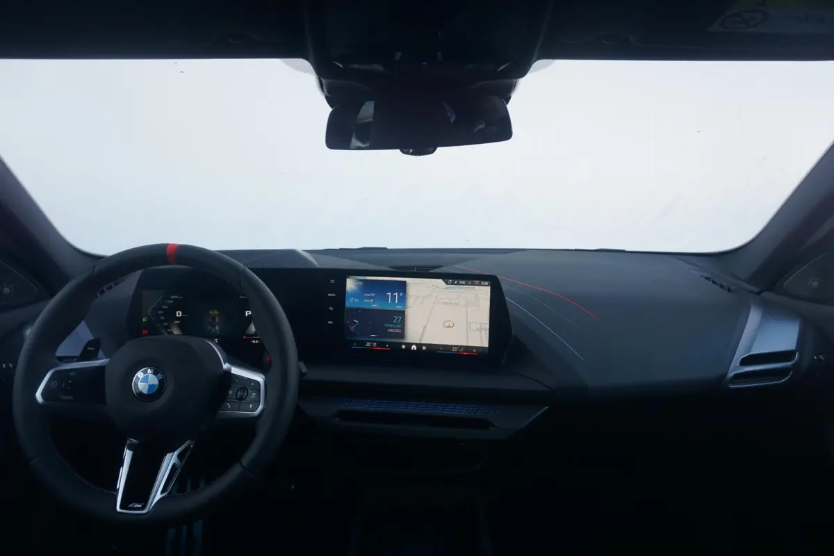 M235 xDrive M Sport Pro / Trekhaak / Panoramadak /  Driving Assistant Professional / Head-up / Rondomzicht Camera's / M sportstoelen / Elektrische Stoelen + Memory