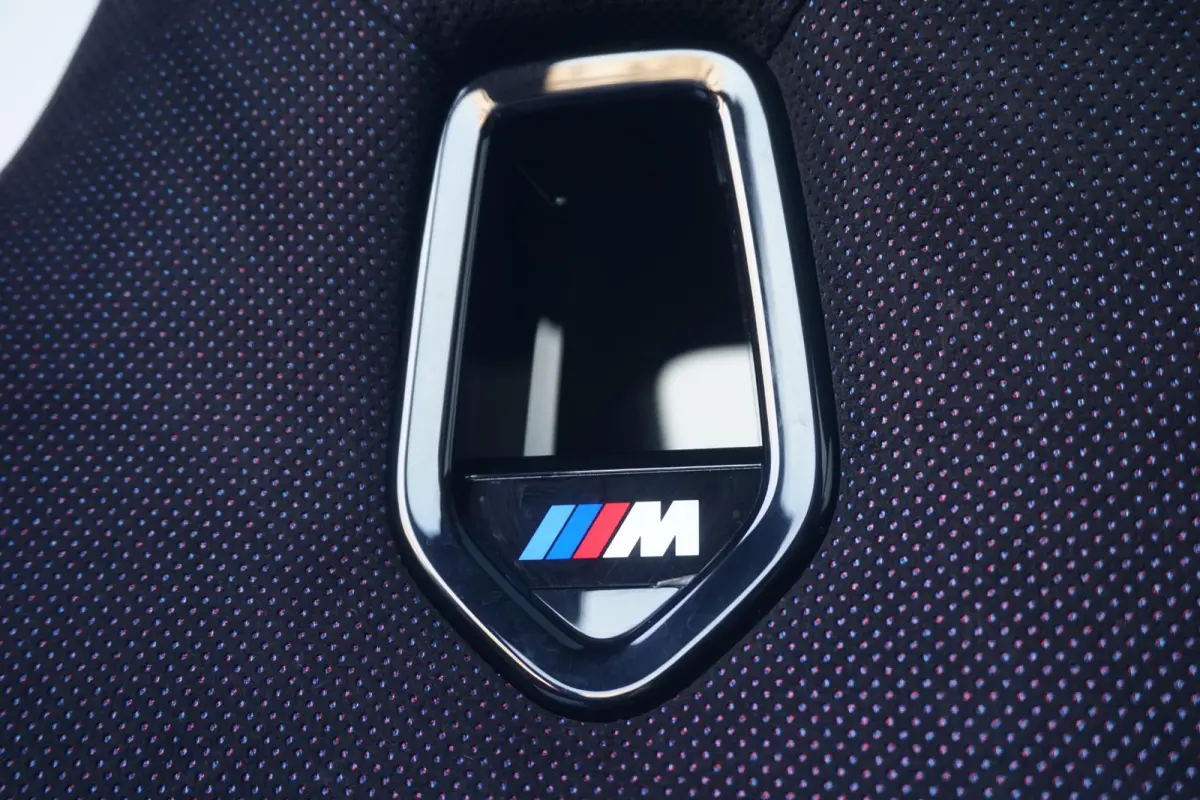 M235 xDrive M Sport Pro / Trekhaak / Panoramadak /  Driving Assistant Professional / Head-up / Rondomzicht Camera's / M sportstoelen / Elektrische Stoelen + Memory