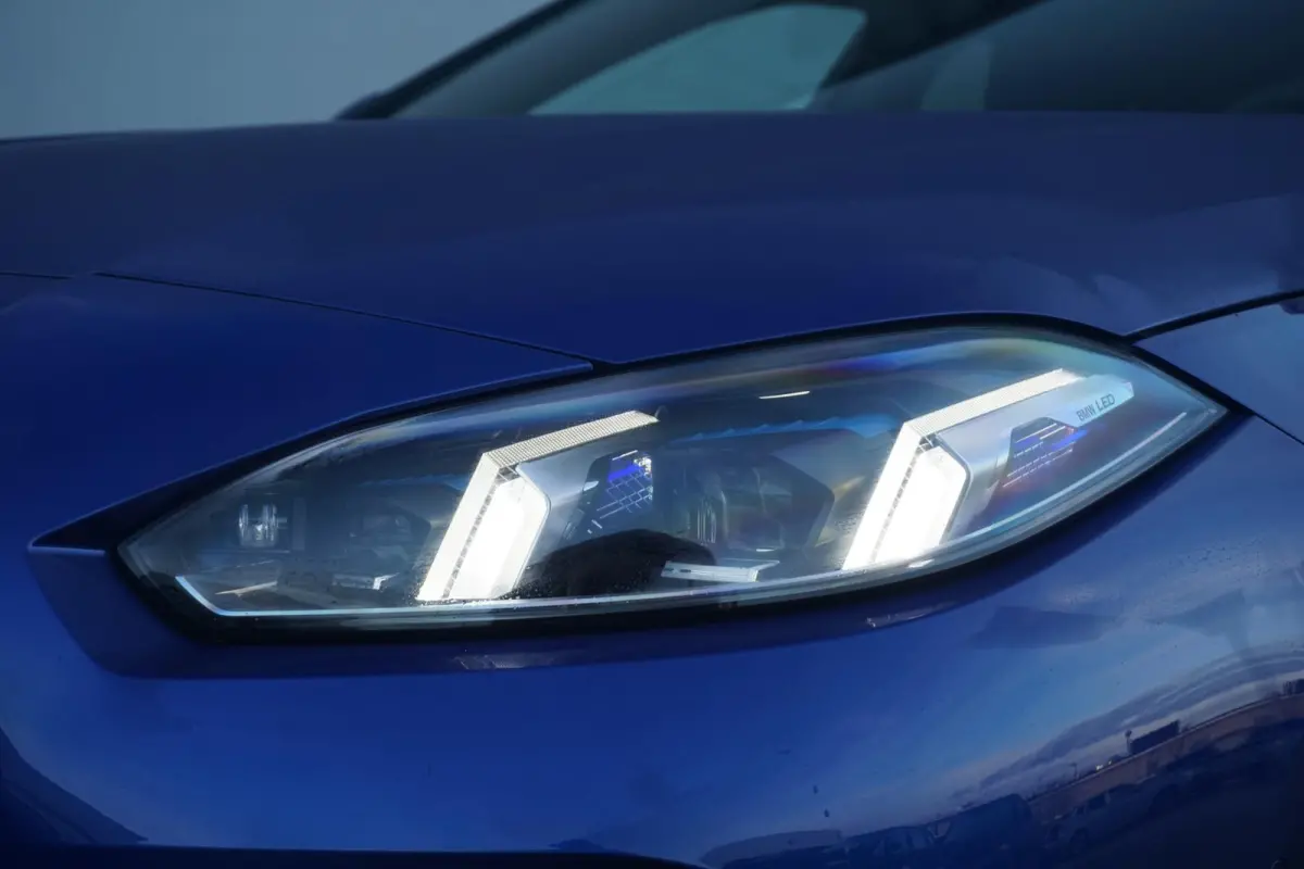 5-deurs 120 M Sport | Stoel & Stuurwielverwarming / Keyless Entry / Adaptieve LED koplampen / Automatische 2-zone airconditioning