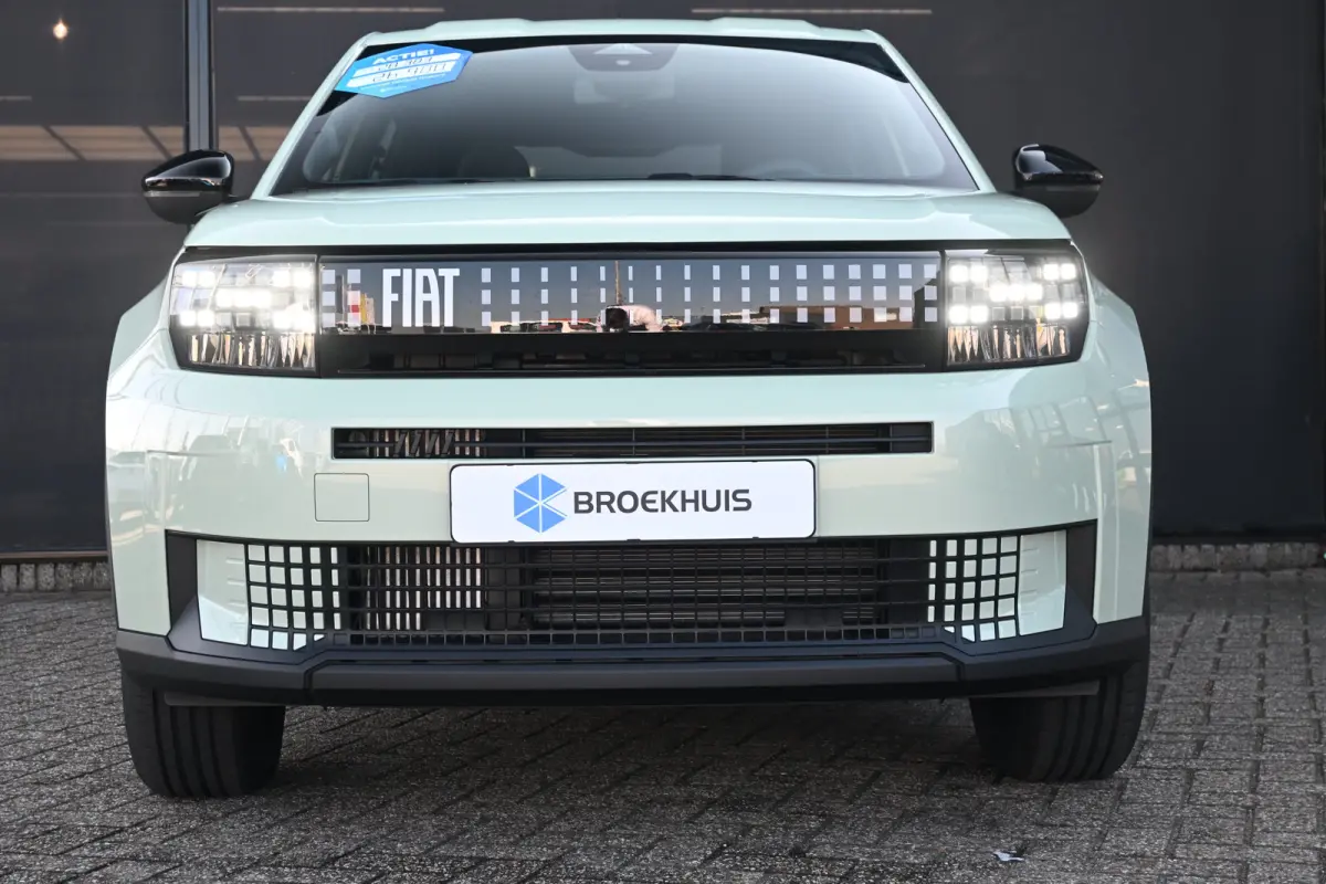1.2 Hybrid ICON 110pk VOORRAAD-ACTIE! 8 Jaar Garantie! | Navigatie by App | Airco | Cruise Control | Full-LED | !!