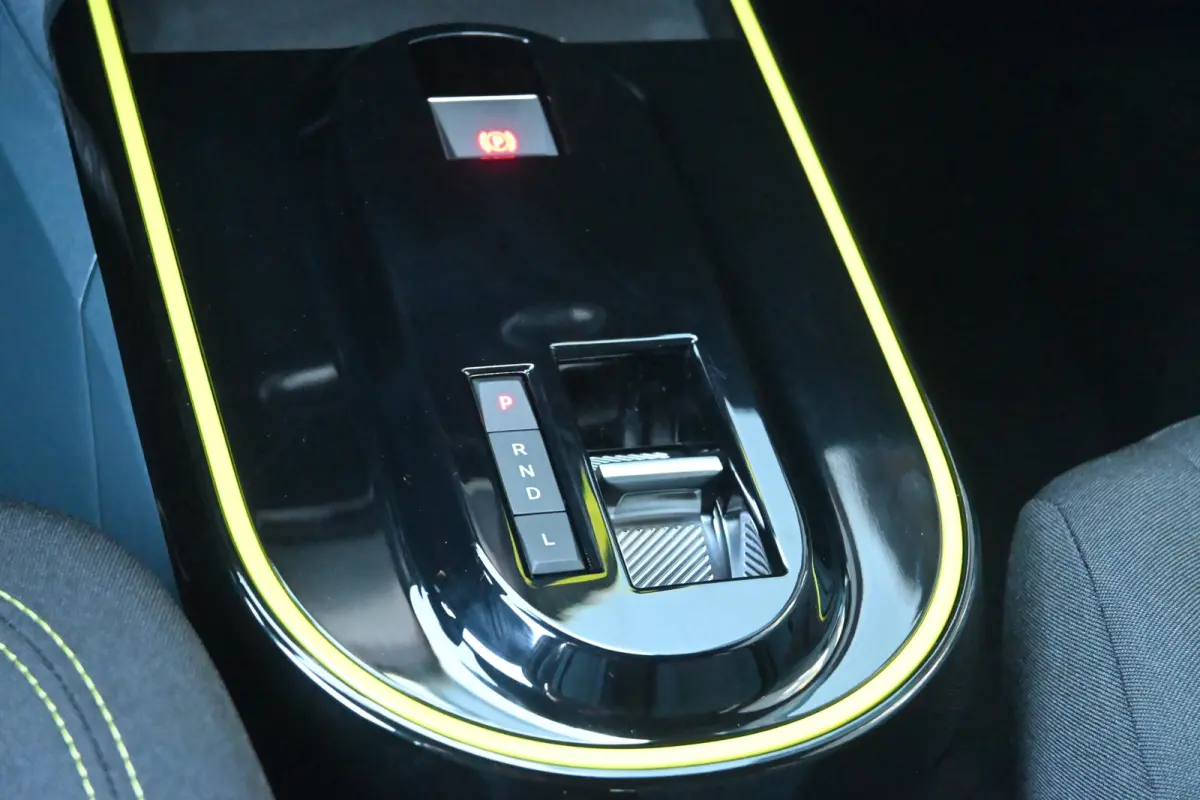 1.2 Hybrid ICON 110pk VOORRAAD-ACTIE! 8 Jaar Garantie! | Navigatie by App | Airco | Cruise Control | Full-LED | !!