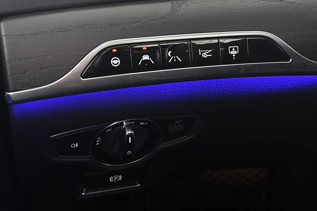 500 Panoramadak Rear Entertainment Nightvision Multibeam Luxe