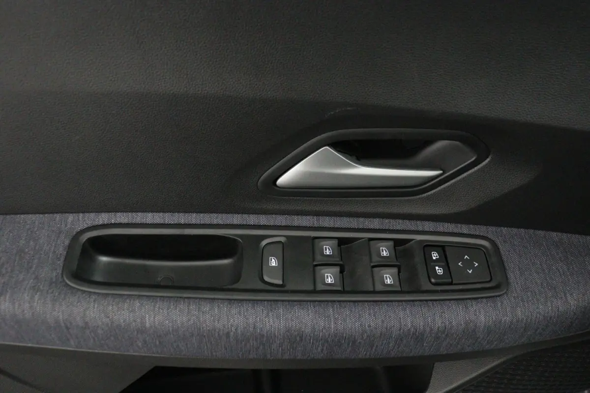 TCe 100 limited edition | Parkeercamera | Climate Control | Stoelverw. |