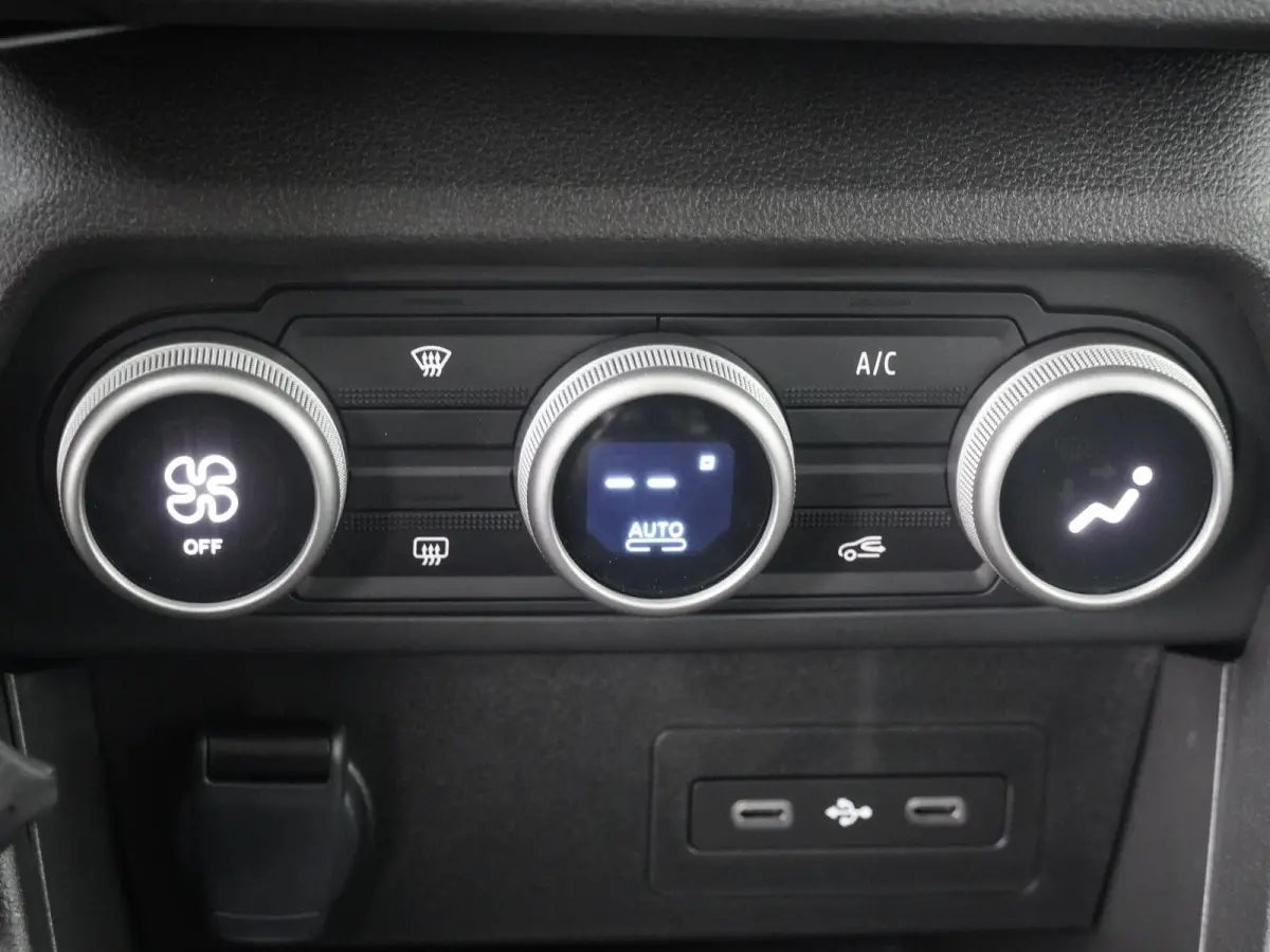 TCe 100 limited edition | Parkeercamera | Climate Control | Stoelverw. |