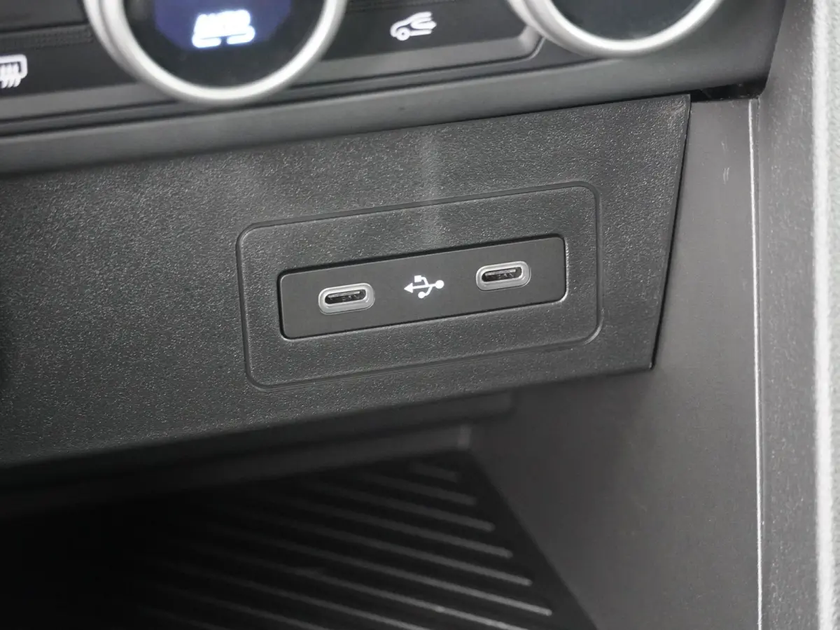 TCe 100 limited edition | Parkeercamera | Climate Control | Stoelverw. |