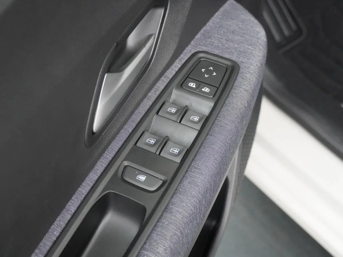 TCe 100 limited edition | Parkeercamera | Climate Control | Stoelverw. |