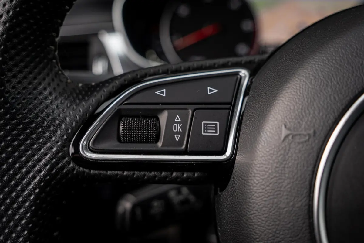 2.0 TDI Ultra Advance Sport - S-Line - Bose