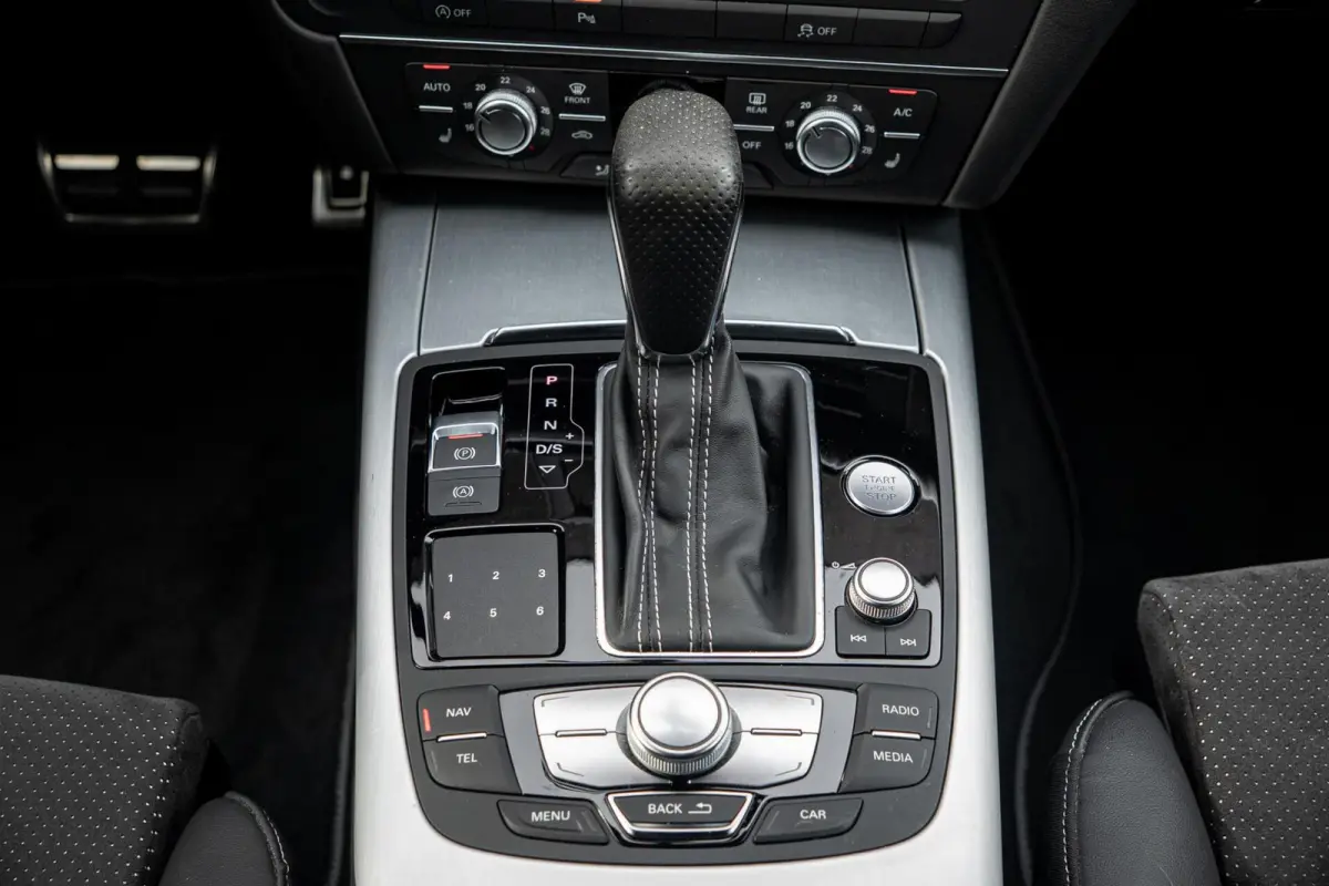 2.0 TDI Ultra Advance Sport - S-Line - Bose