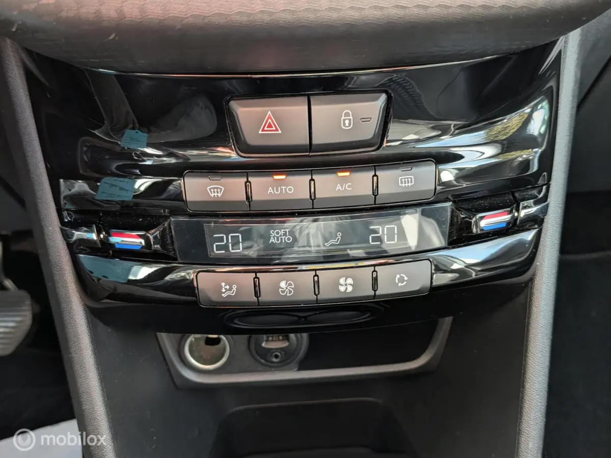 1.2 PureTech Allure/ Automaat/ Panodak/Trekhaak