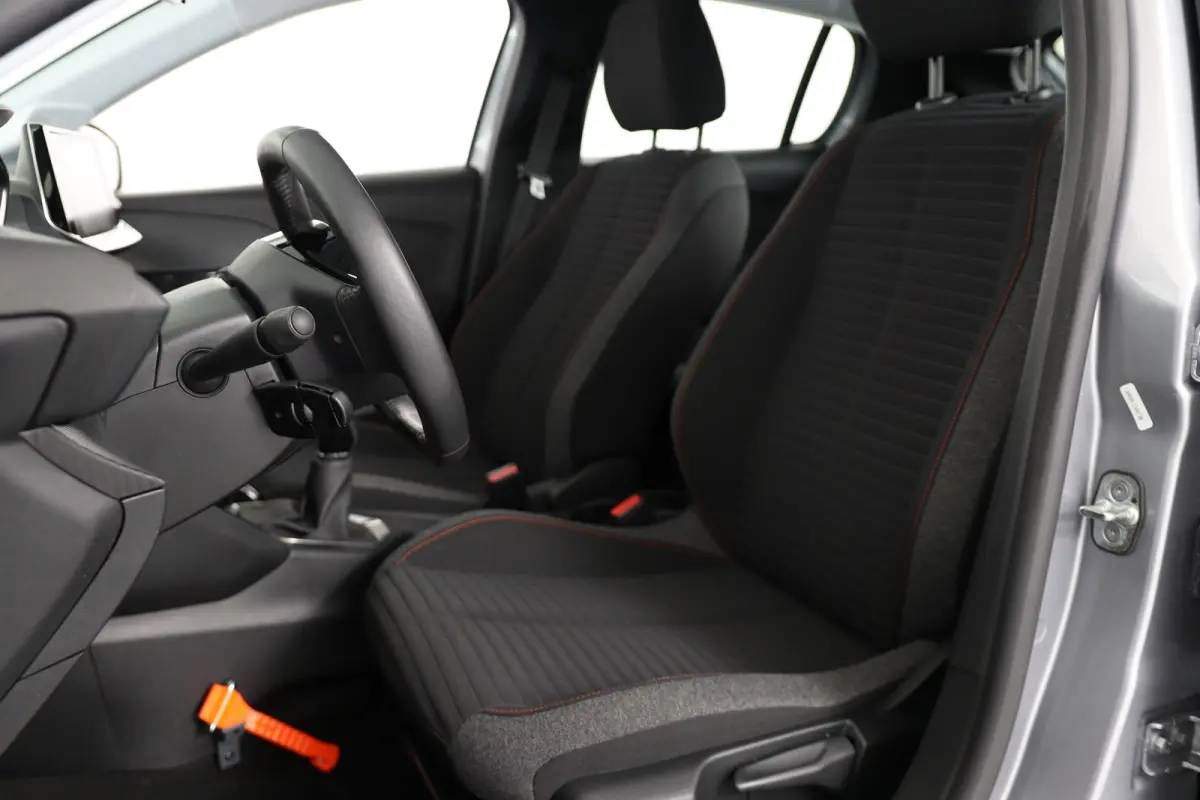 1.2 PureTech Active | Airco | Cruise control | Carplay | DAB+ | Led Dagrijverlichting |