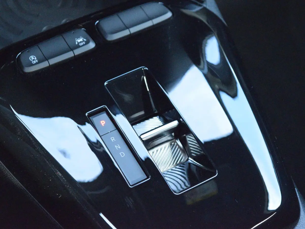 1.2 Turbo Hybrid GS MASSAGEFUNCTIE | CAMERA MET SENSOREN | NAVI & CARPLAY | WINTERPAKKET |