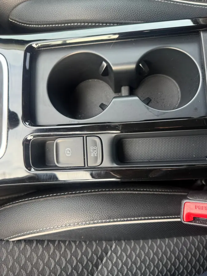 1.0 T-GDi DynamicPlusLine, Stoelverwarming,Stuurverwarming,Apple Carplay/Android,Navigatie,Trekhaak