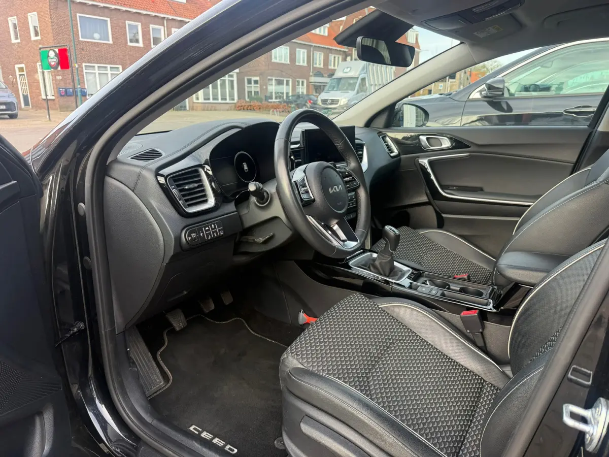 1.0 T-GDi DynamicPlusLine, Stoelverwarming,Stuurverwarming,Apple Carplay/Android,Navigatie,Trekhaak