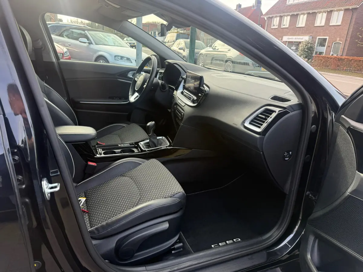 1.0 T-GDi DynamicPlusLine, Stoelverwarming,Stuurverwarming,Apple Carplay/Android,Navigatie,Trekhaak