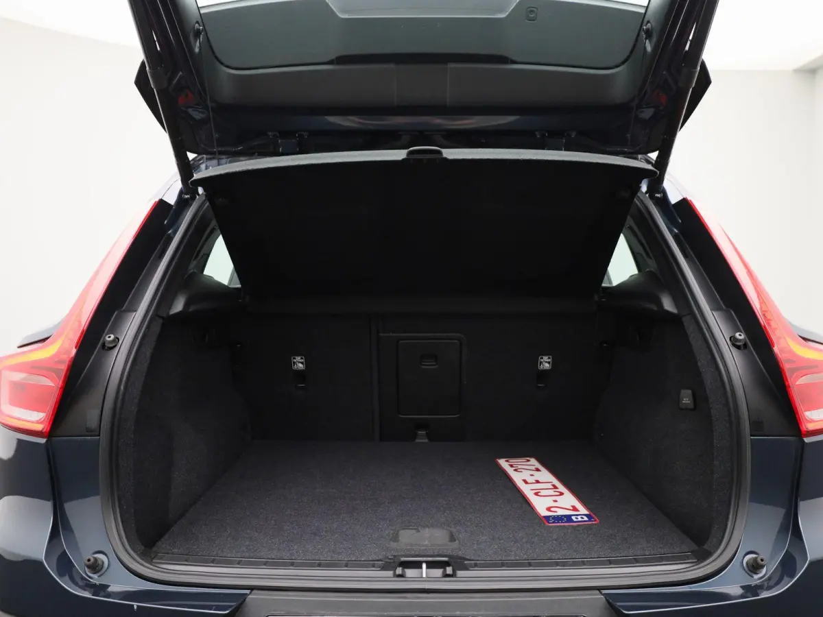 2.0 B4 AWD R-Design | Automaat | Apple Carplay/Android Auto | Achteruitrijcamera | Stoelverwarming | Parkeersensoren |
