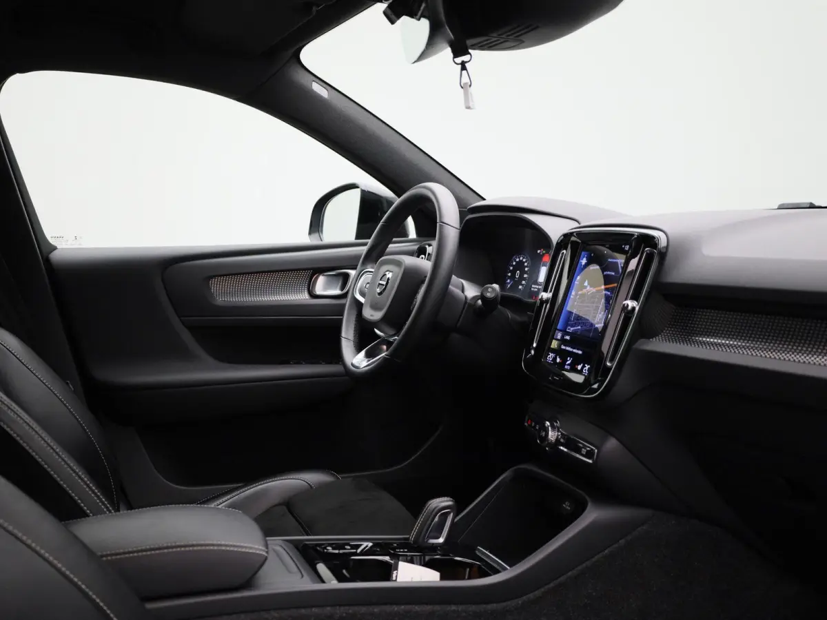 2.0 B4 AWD R-Design | Automaat | Apple Carplay/Android Auto | Achteruitrijcamera | Stoelverwarming | Parkeersensoren |