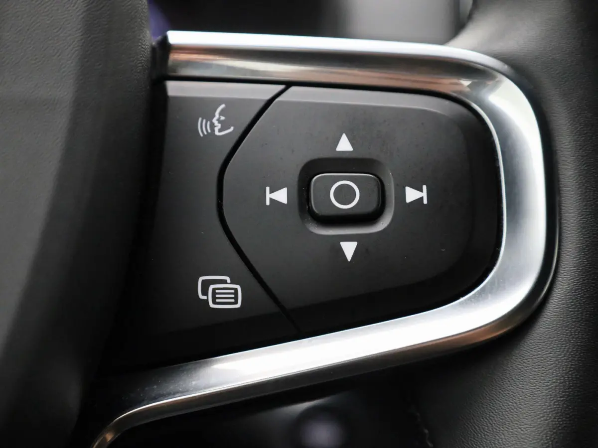 2.0 B4 AWD R-Design | Automaat | Apple Carplay/Android Auto | Achteruitrijcamera | Stoelverwarming | Parkeersensoren |