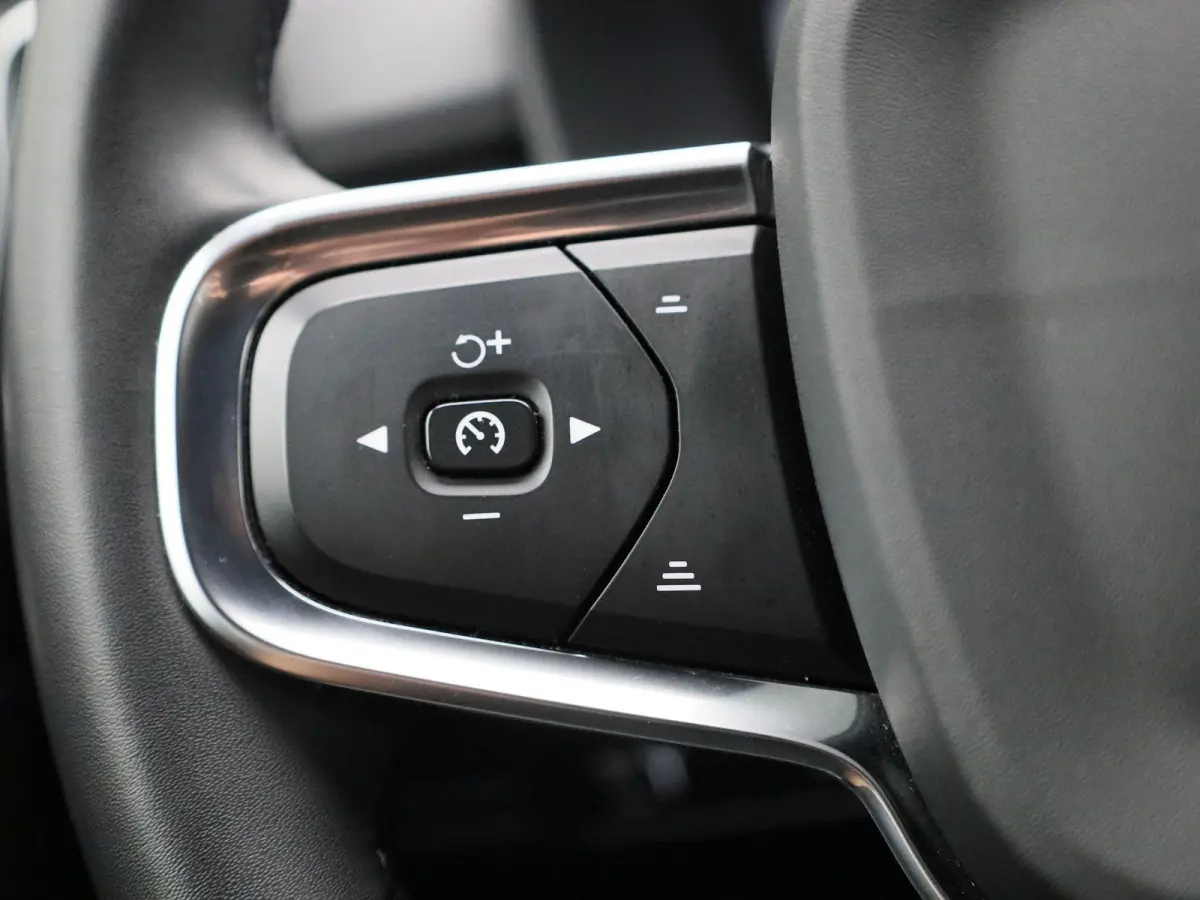 2.0 B4 AWD R-Design | Automaat | Apple Carplay/Android Auto | Achteruitrijcamera | Stoelverwarming | Parkeersensoren |