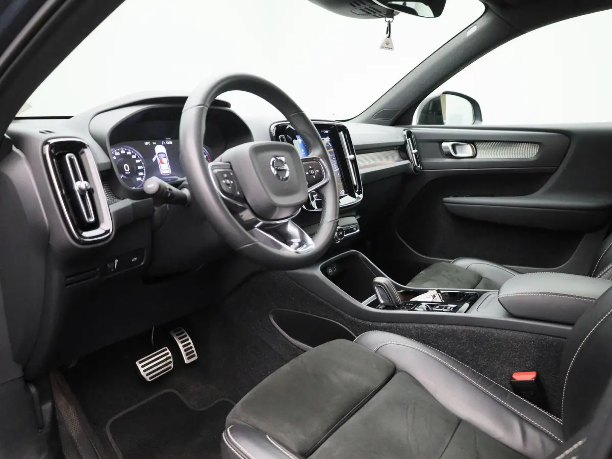 2.0 B4 AWD R-Design | Automaat | Apple Carplay/Android Auto | Achteruitrijcamera | Stoelverwarming | Parkeersensoren |