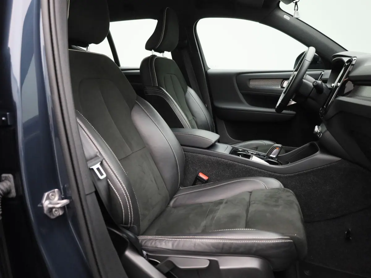 2.0 B4 AWD R-Design | Automaat | Apple Carplay/Android Auto | Achteruitrijcamera | Stoelverwarming | Parkeersensoren |