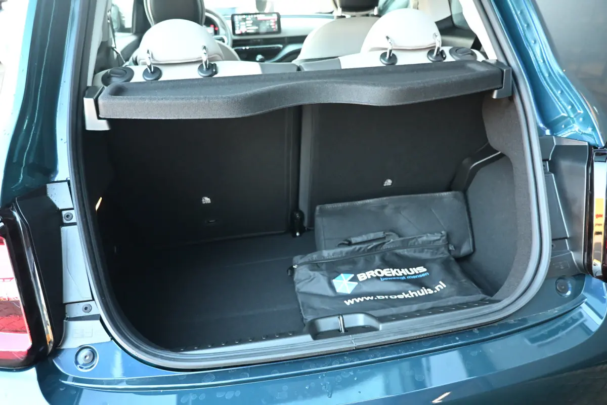 1.0 Hybrid La Prima VOORRAAD-ACTIE! 8 Jaar Garantie! | Panoramadak | JBL | Vol-Leder | Stoelverwarming | Parkeersensoren | !!