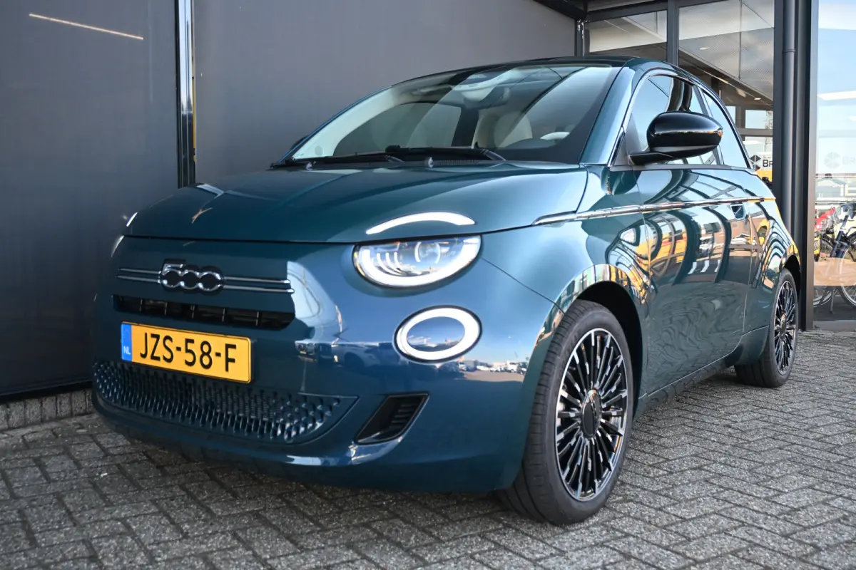 1.0 Hybrid La Prima VOORRAAD-ACTIE! 8 Jaar Garantie! | Panoramadak | JBL | Vol-Leder | Stoelverwarming | Parkeersensoren | !!