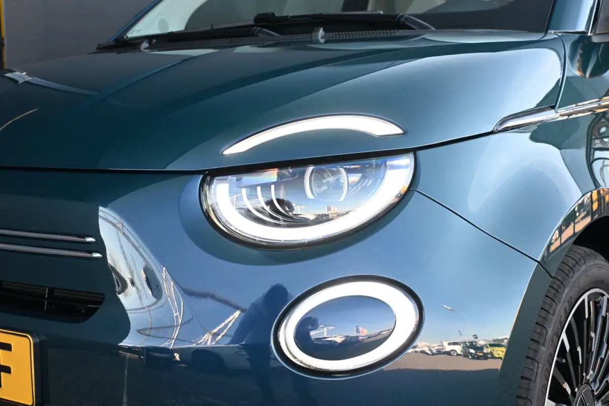 1.0 Hybrid La Prima VOORRAAD-ACTIE! 8 Jaar Garantie! | Panoramadak | JBL | Vol-Leder | Stoelverwarming | Parkeersensoren | !!