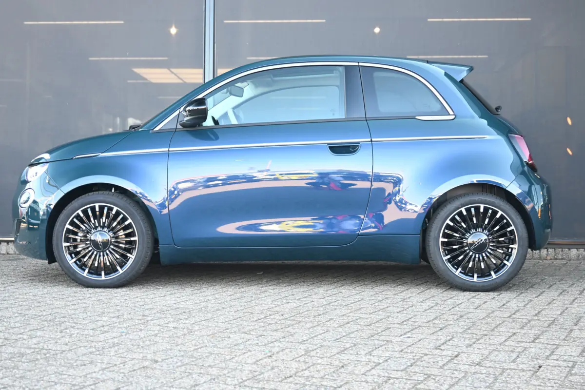 1.0 Hybrid La Prima VOORRAAD-ACTIE! 8 Jaar Garantie! | Panoramadak | JBL | Vol-Leder | Stoelverwarming | Parkeersensoren | !!