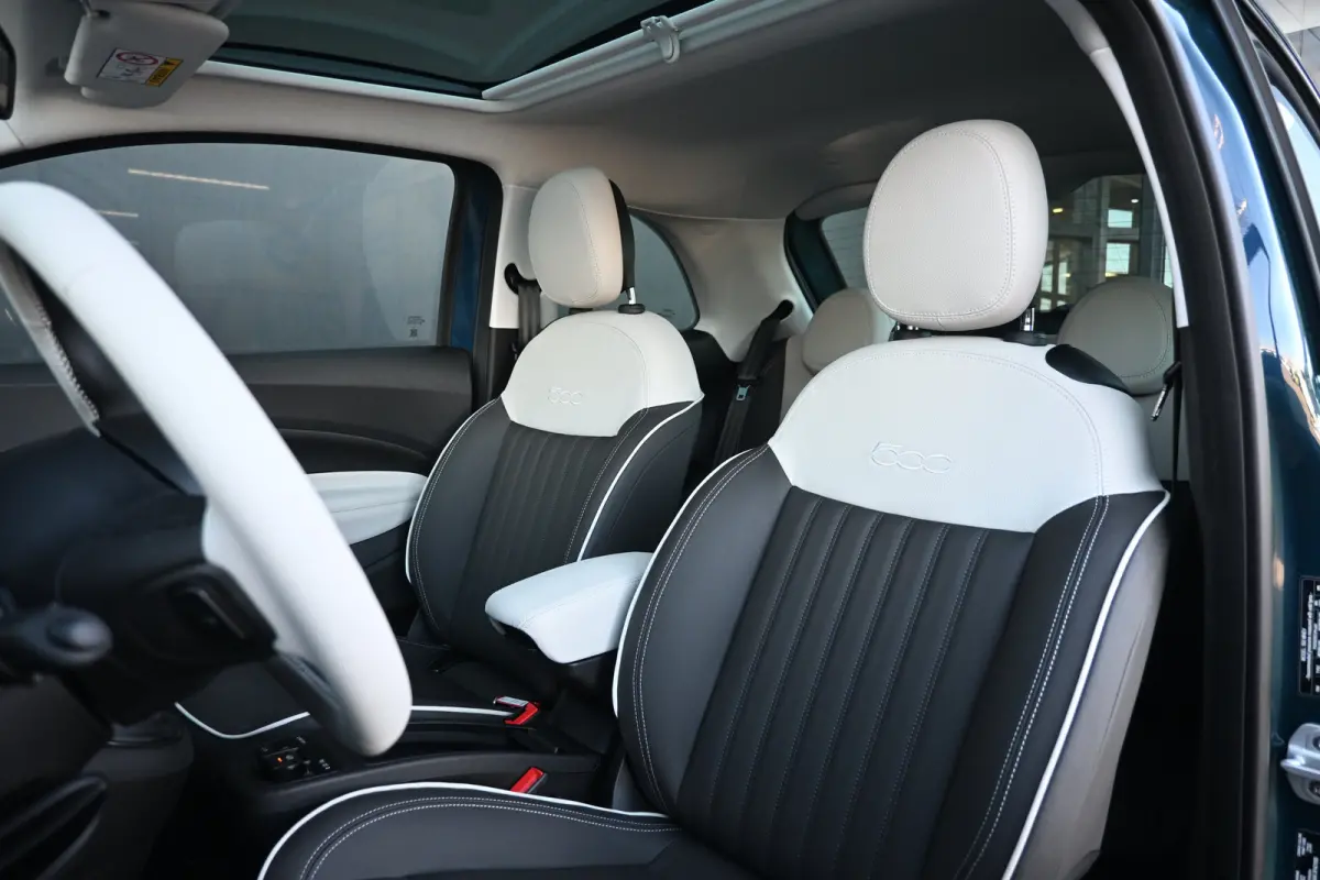 1.0 Hybrid La Prima VOORRAAD-ACTIE! 8 Jaar Garantie! | Panoramadak | JBL | Vol-Leder | Stoelverwarming | Parkeersensoren | !!