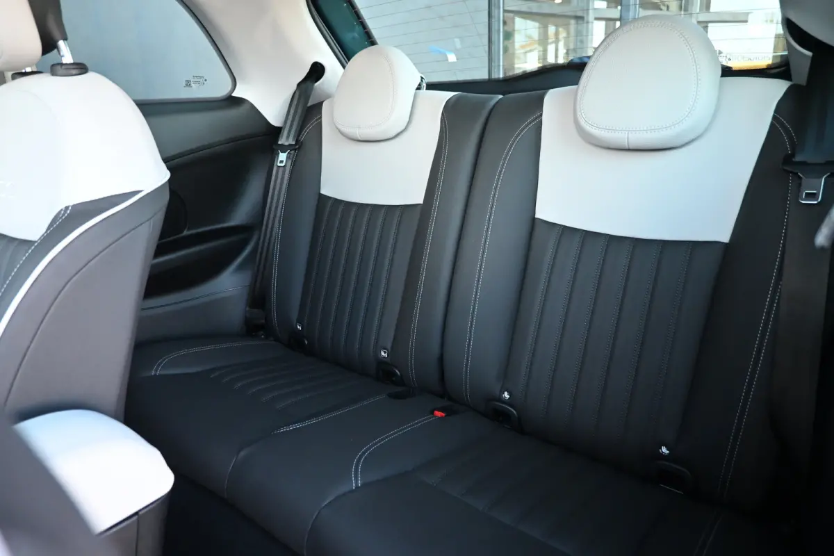 1.0 Hybrid La Prima VOORRAAD-ACTIE! 8 Jaar Garantie! | Panoramadak | JBL | Vol-Leder | Stoelverwarming | Parkeersensoren | !!