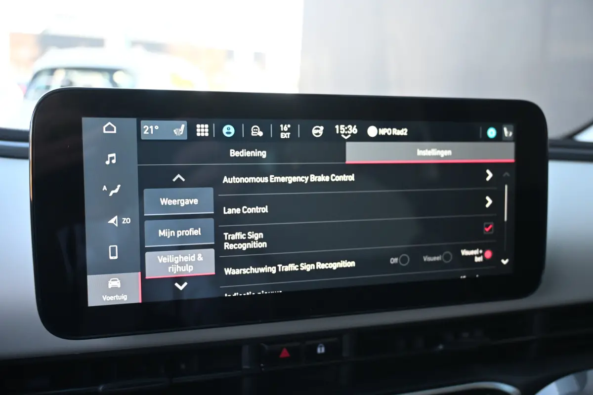 1.0 Hybrid La Prima VOORRAAD-ACTIE! 8 Jaar Garantie! | Panoramadak | JBL | Vol-Leder | Stoelverwarming | Parkeersensoren | !!