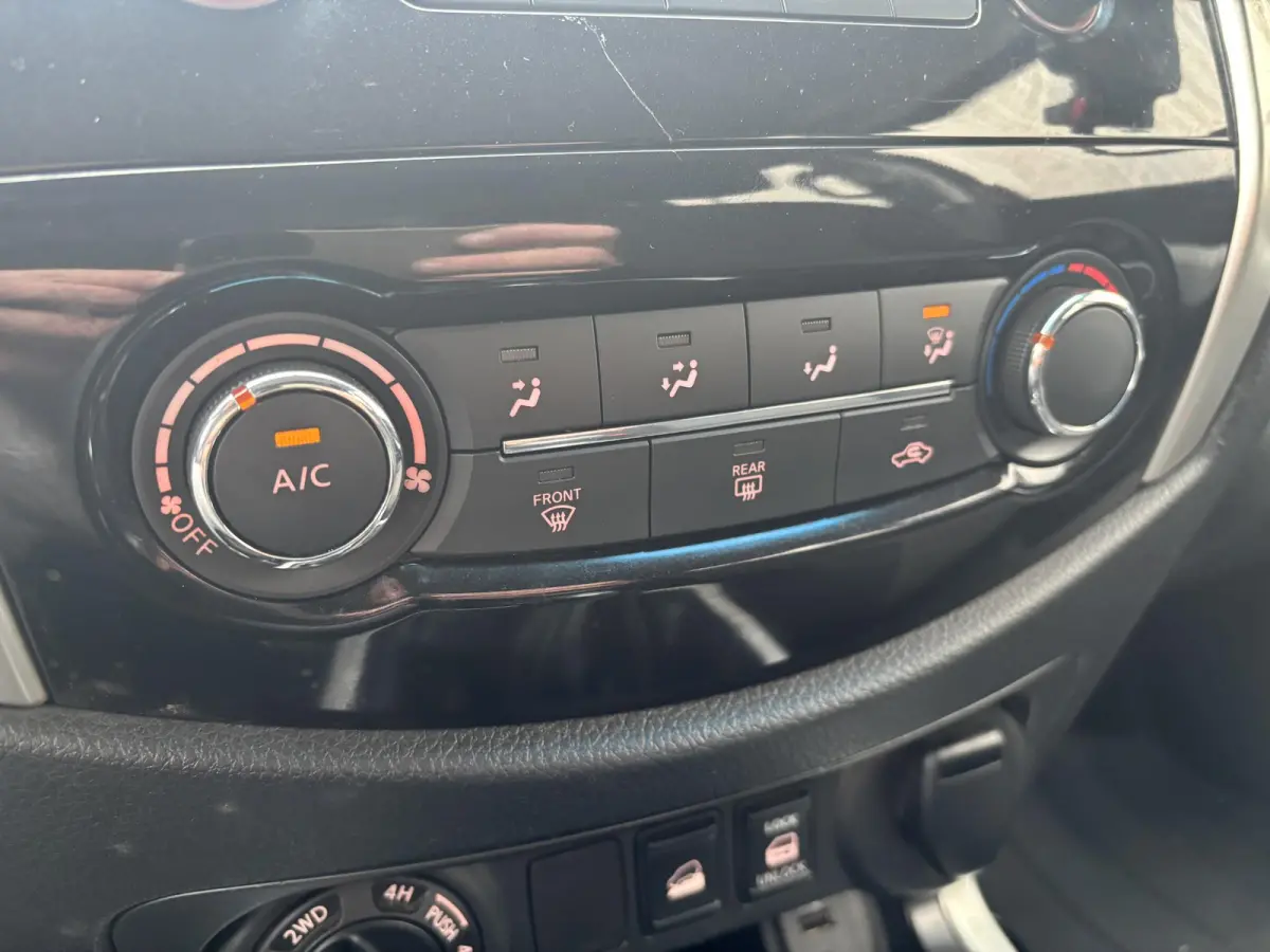 2.3 dCi Acenta DoubleCab Veth*5PERS*A/C*CRUISE*4WD