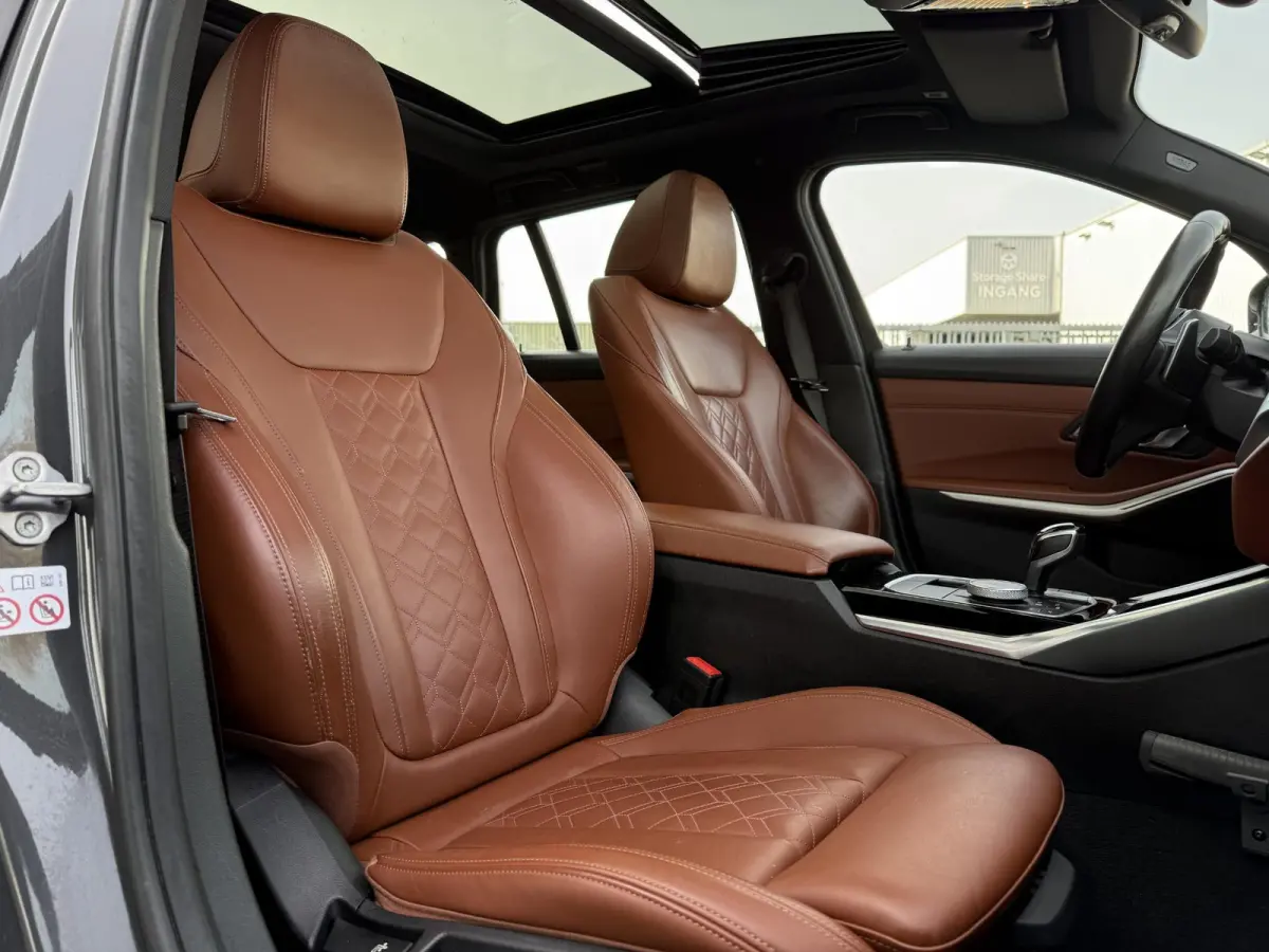 Aut. 330e High Exe. M-Sport Individual | SoH 98% | Trekhaak | Panorama | 360 Camera | Leder | VOL! |