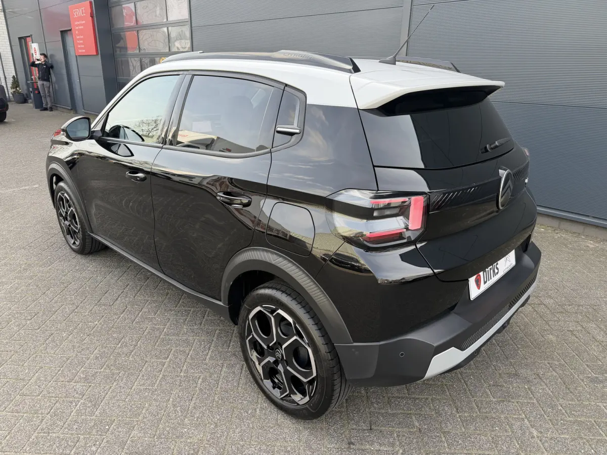 100pk Max (Camera - LED - Automatische Airco - Navigatie - Parkeersensoren - Draadloos laden - Apple Carplay)