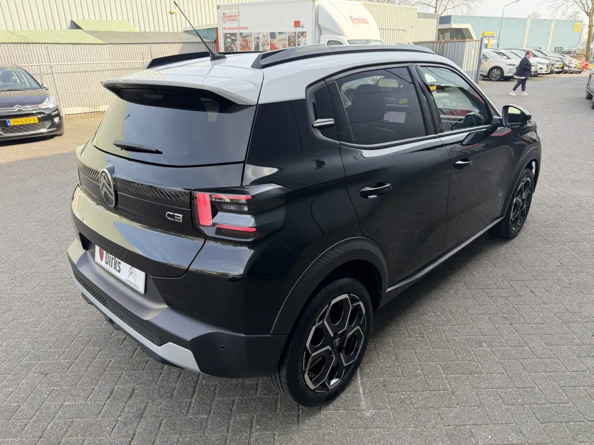100pk Max (Camera - LED - Automatische Airco - Navigatie - Parkeersensoren - Draadloos laden - Apple Carplay)