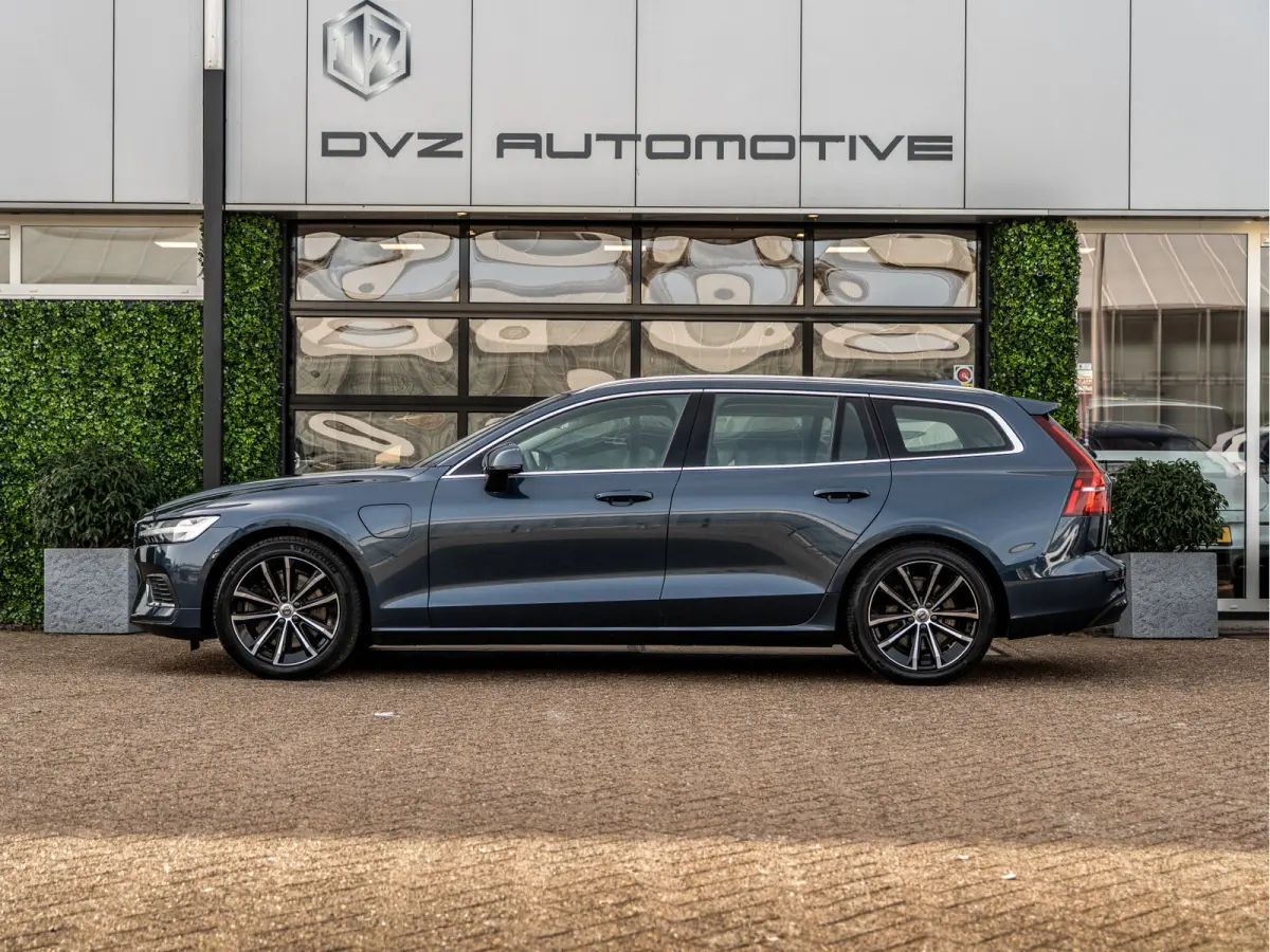 2.0 T6 Plug-in hybrid AWD Core Bright | LED | Trekhaak | BTW |