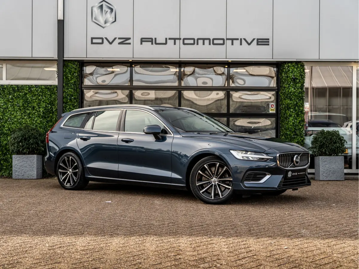 2.0 T6 Plug-in hybrid AWD Core Bright | LED | Trekhaak | BTW |