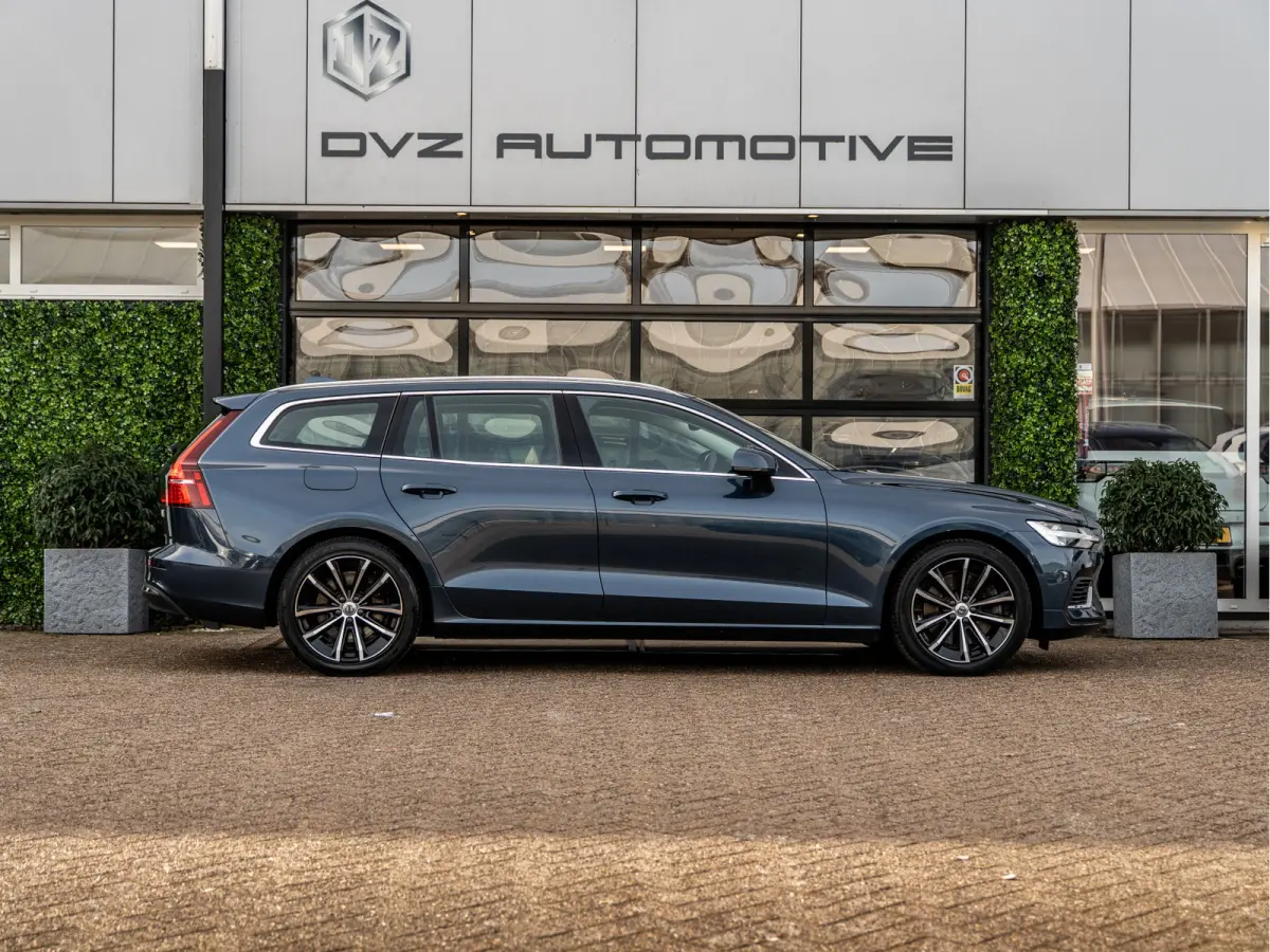 2.0 T6 Plug-in hybrid AWD Core Bright | LED | Trekhaak | BTW |