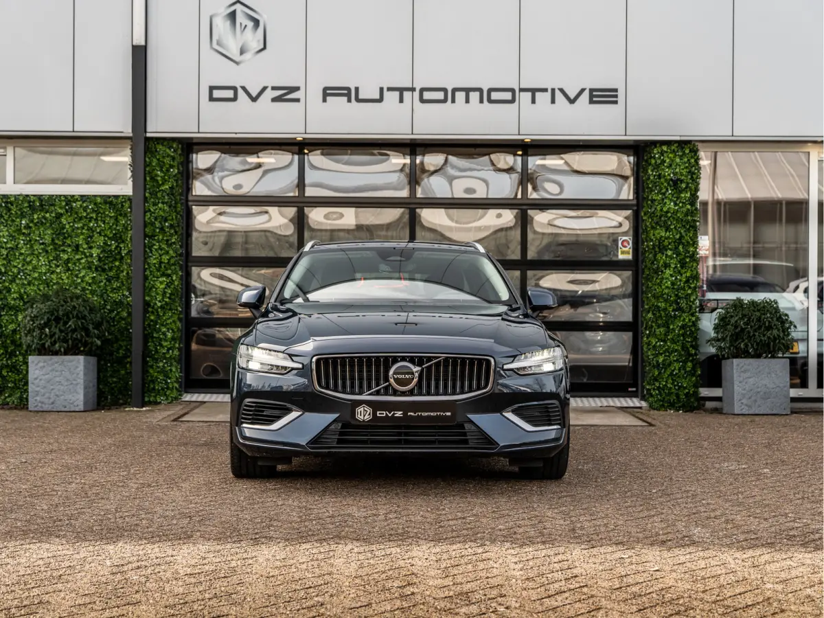 2.0 T6 Plug-in hybrid AWD Core Bright | LED | Trekhaak | BTW |