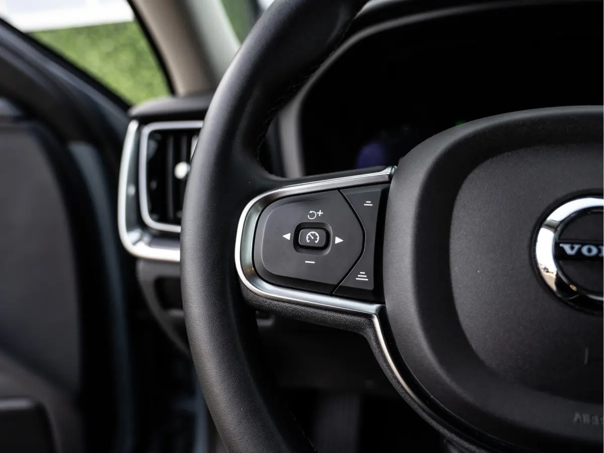 2.0 T6 Plug-in hybrid AWD Core Bright | LED | PDC | Carplay | BTW