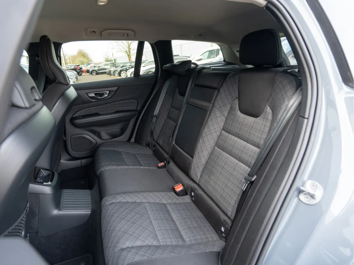 2.0 T6 Plug-in hybrid AWD Core Bright | LED | PDC | Carplay | BTW