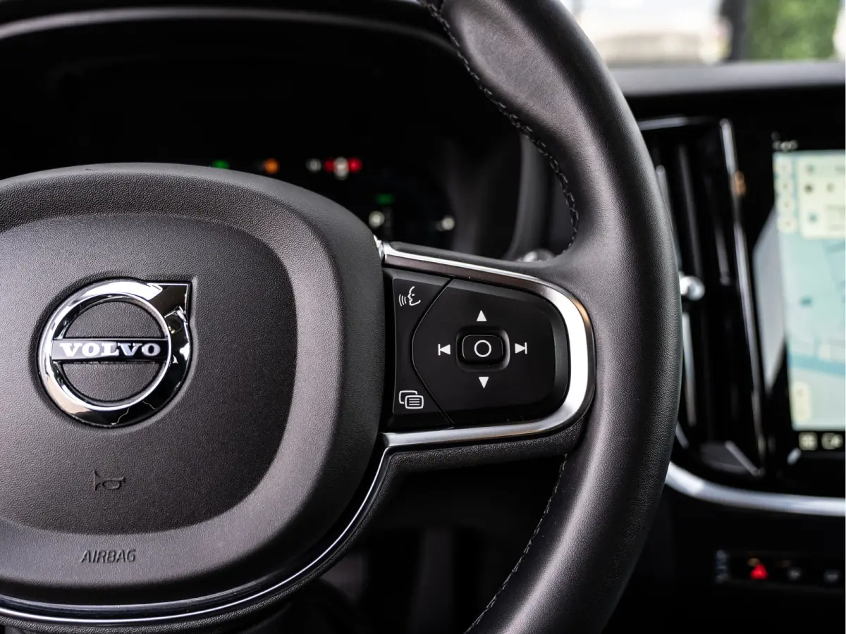 2.0 T6 Plug-in hybrid AWD Core Bright | LED | PDC | Carplay | BTW