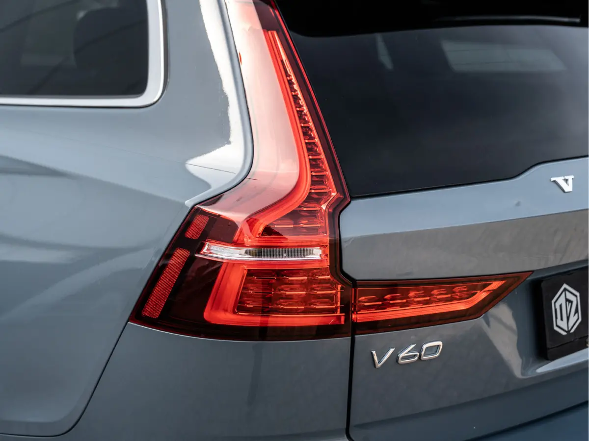 2.0 T6 Plug-in hybrid AWD Core Bright | LED | PDC | Carplay | BTW