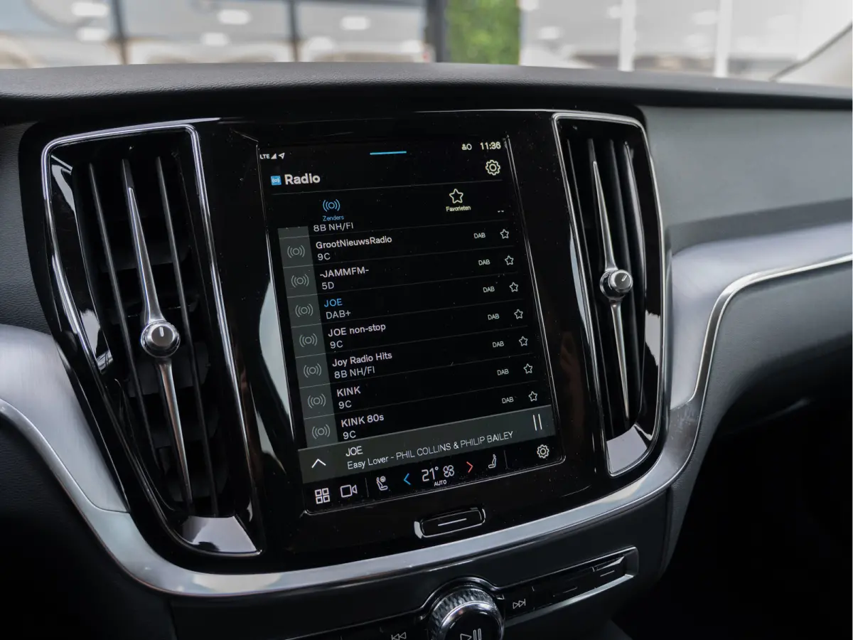 2.0 T6 Plug-in hybrid AWD Core Bright | LED | PDC | Carplay | BTW
