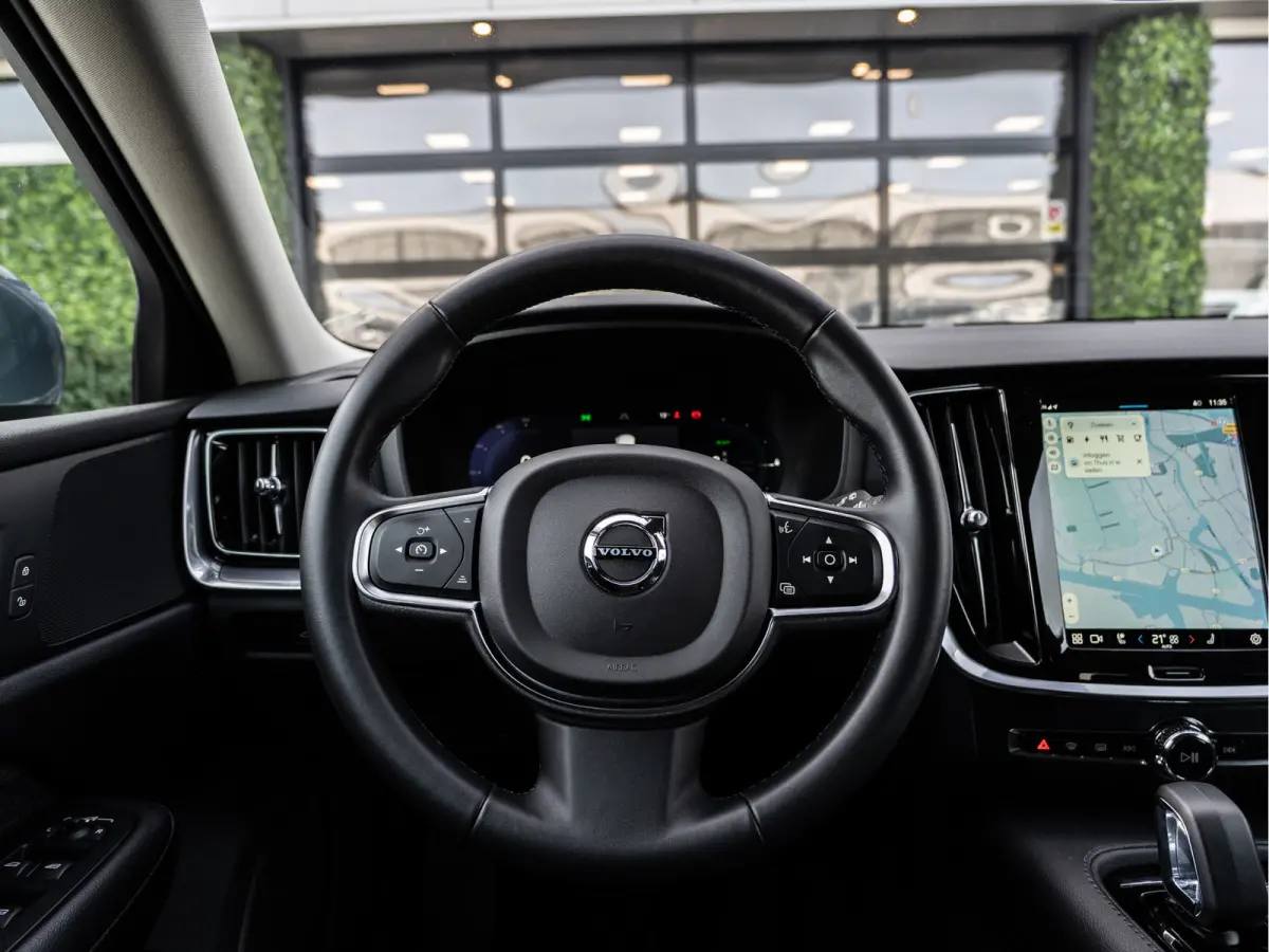 2.0 T6 Plug-in hybrid AWD Core Bright | LED | PDC | Carplay | BTW