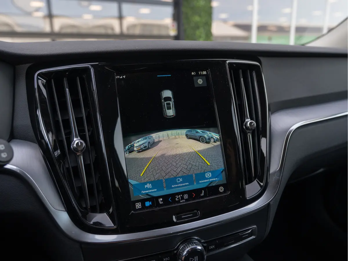 2.0 T6 Plug-in hybrid AWD Core Bright | LED | PDC | Carplay | BTW